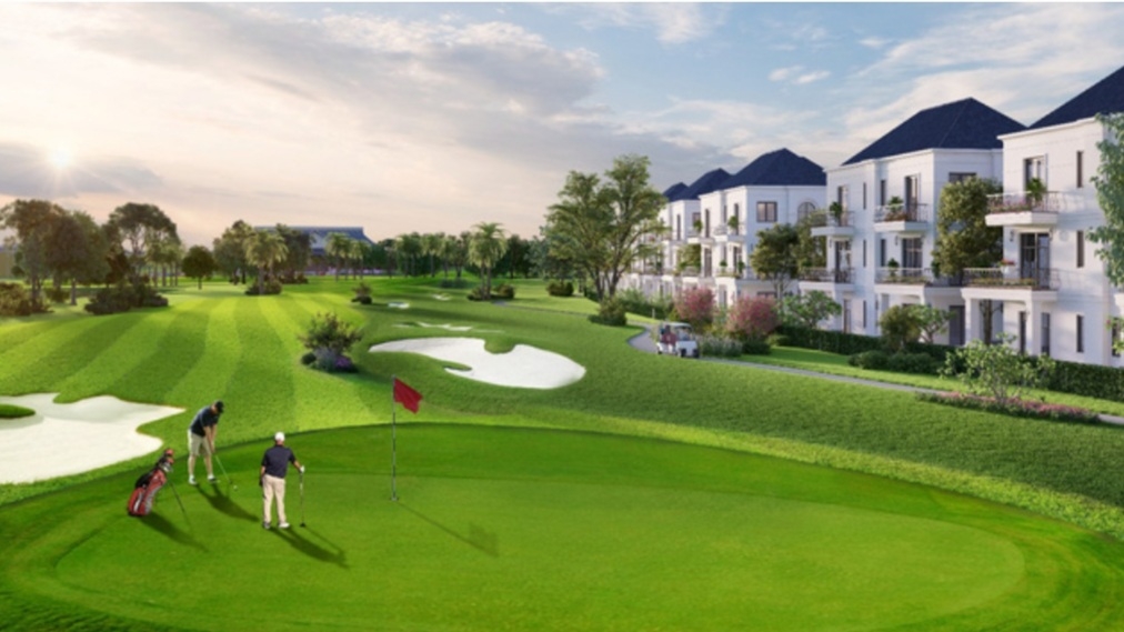 Wes Lakes Golf & Villas được bao quanh bởi sân golf hiện đại chuẩn quốc tế